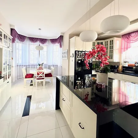 Villa Luxury - Jessapart Walendia *